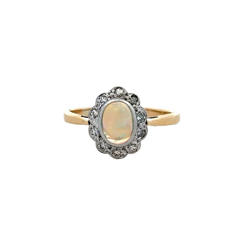 Vintage Opal and Diamond Ring in 18k Gold