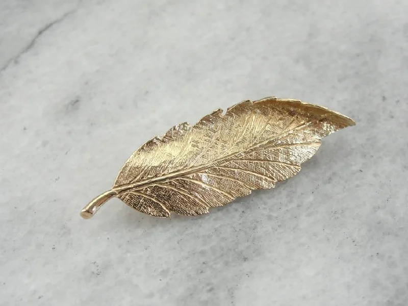 Naturalistic Leaf or Feather Brooch in Gold